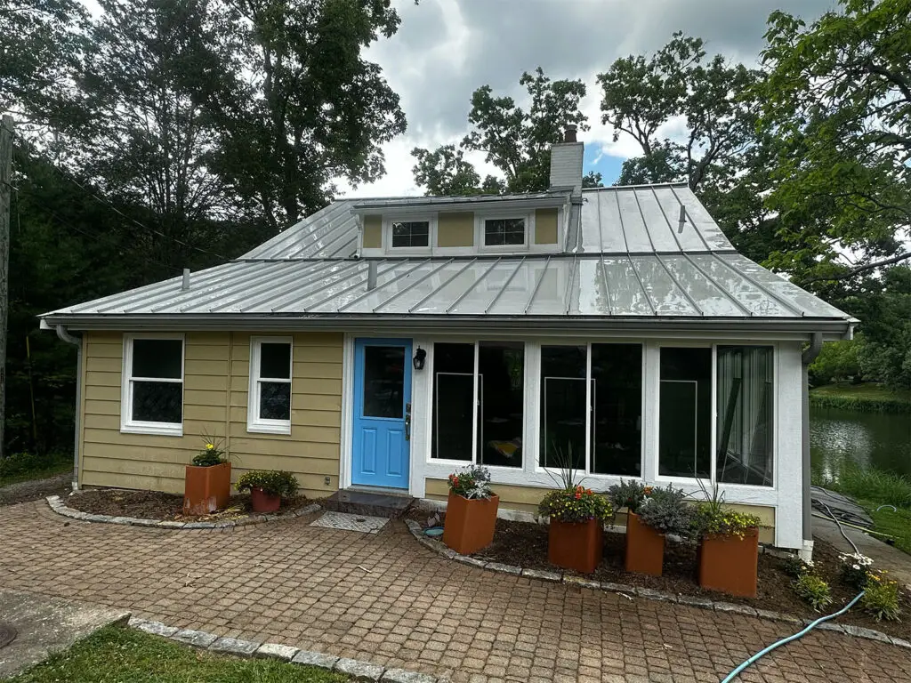 Pressure Washing Windows? Bad Idea! Pressure Washing Windows? Bad Idea!