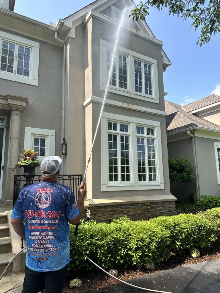 Fall Power Washing in Northern Kentucky: The Homeowner’s Seasonal Guide