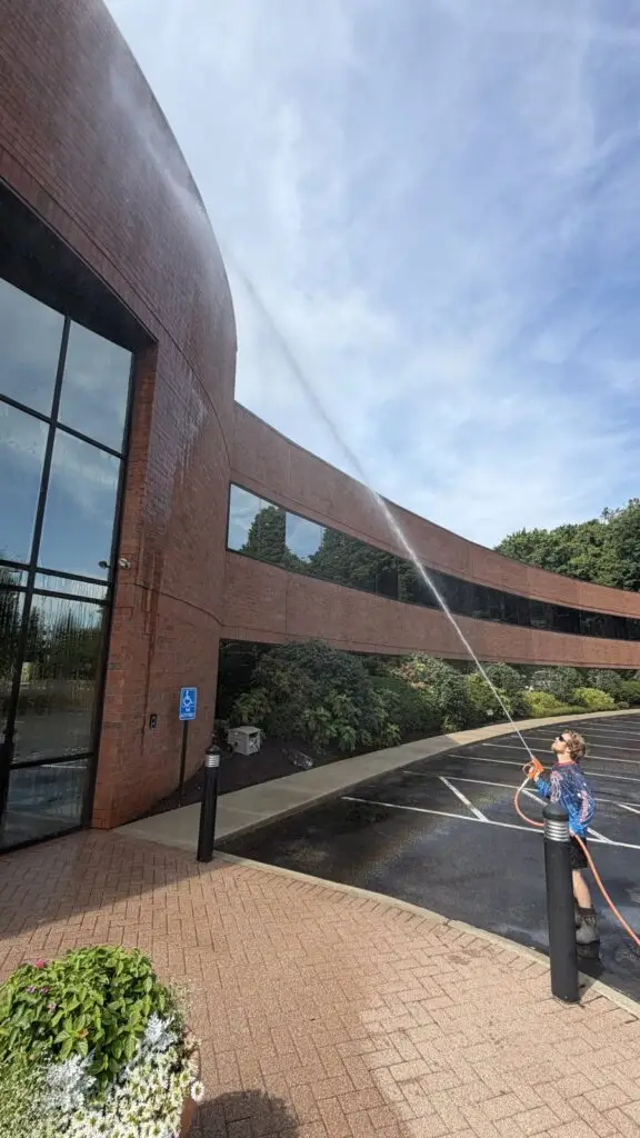 Commercial building washing in Florence, KY