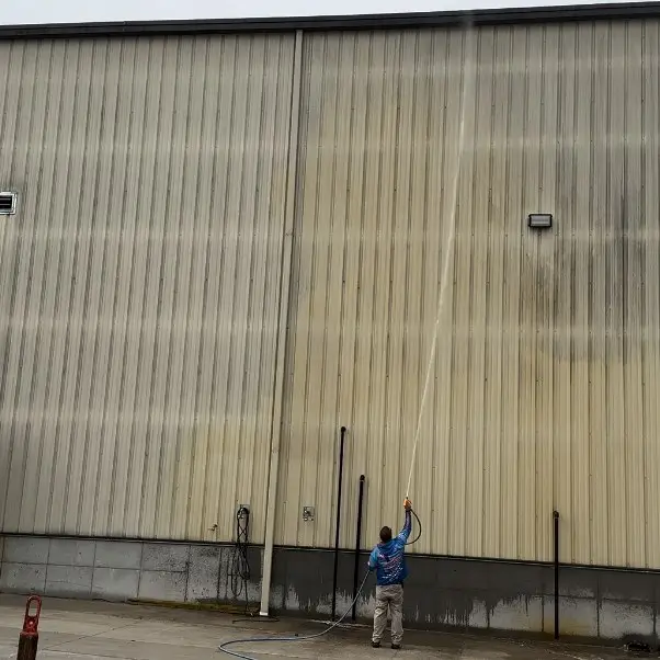 House Washing Commercial metal building washing in Cincinnati, OH