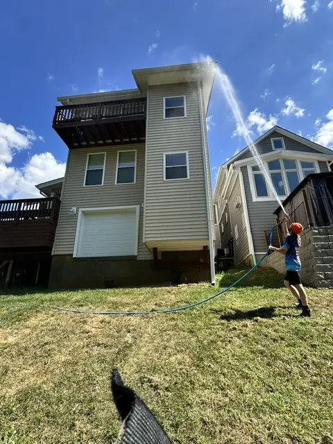 Vinyl siding house washing in Walton, KY
